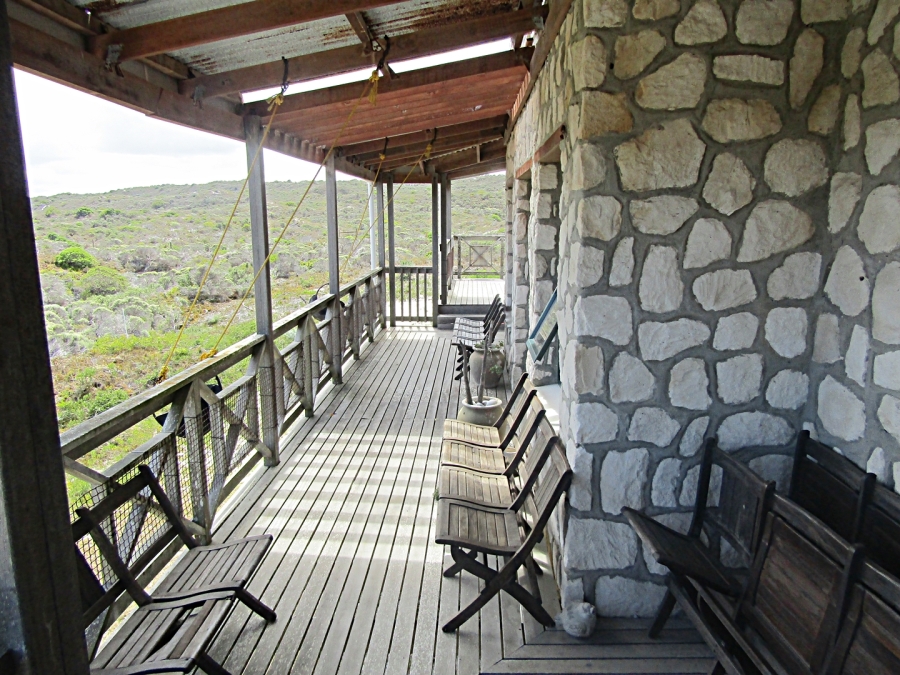 To Let 4 Bedroom Property for Rent in Suiderstrand Western Cape